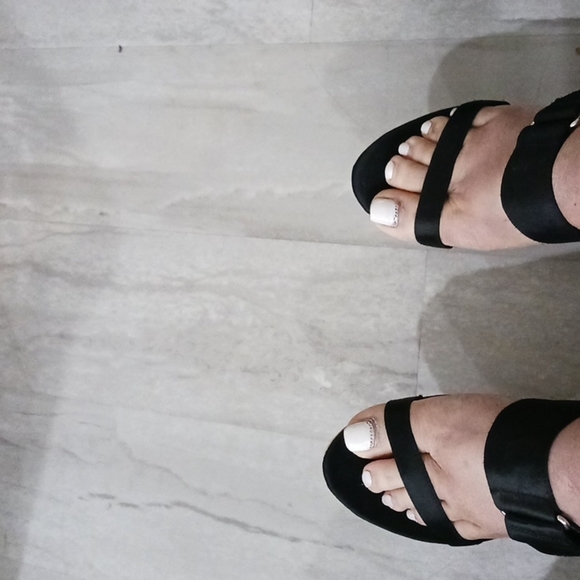 Bakers Black Chunky Strappy Heels. SIZE 10. - Picture 12 of 12